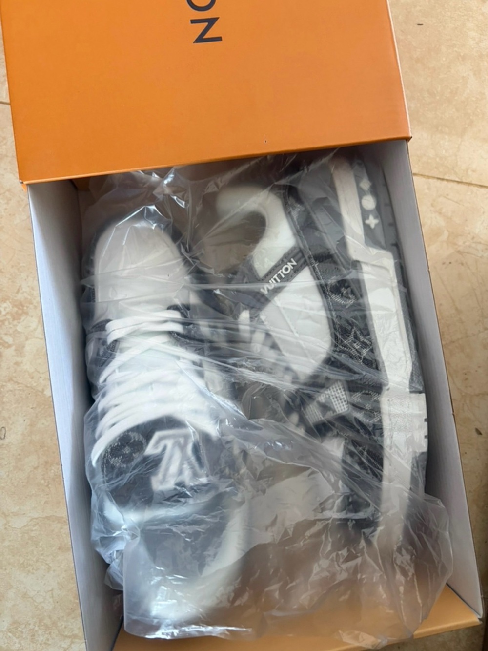 Louis Vuitton Men’s White & Black Low-Top Sneaker
